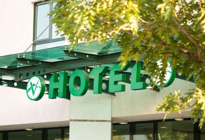 Vitosha Park Hotel   Free Indoor Pool & Parking