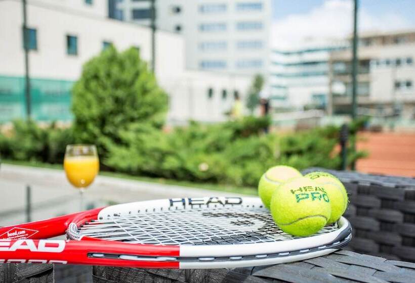 Vitosha Park Hotel   Free Indoor Pool & Parking