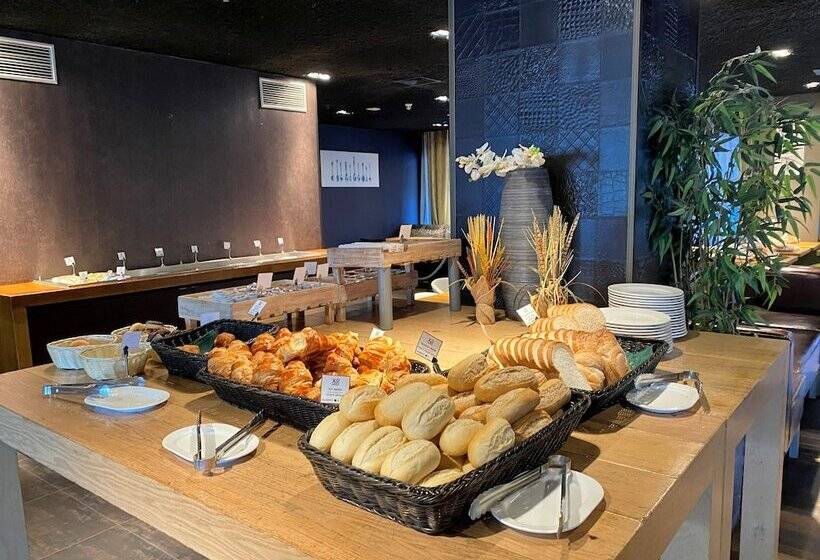 Xo Hotels Blue Tower