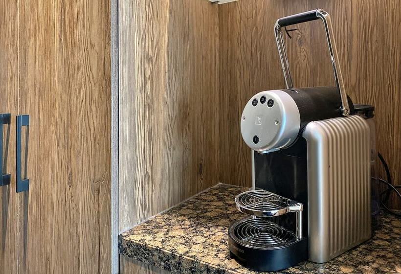 Xo Hotels Blue Tower