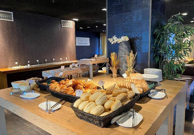 Xo Hotels Blue Tower