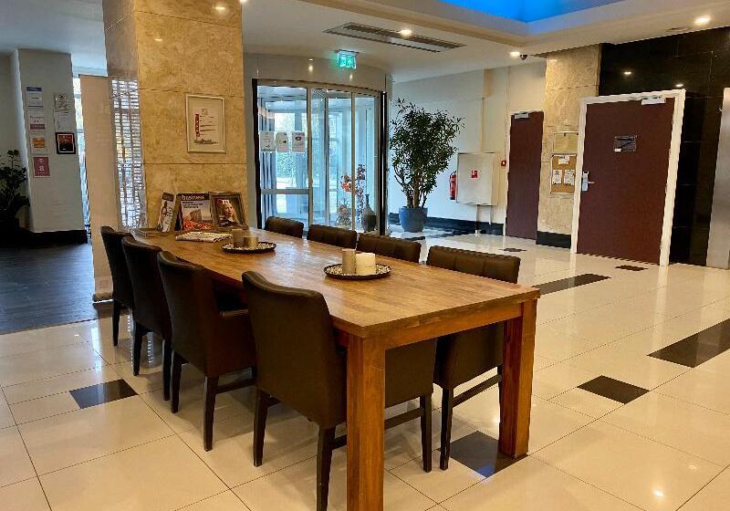 Xo Hotels Blue Tower