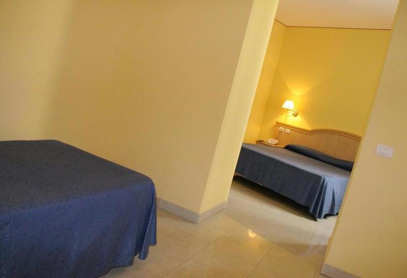 בית מלון כפרי Yacht Marina