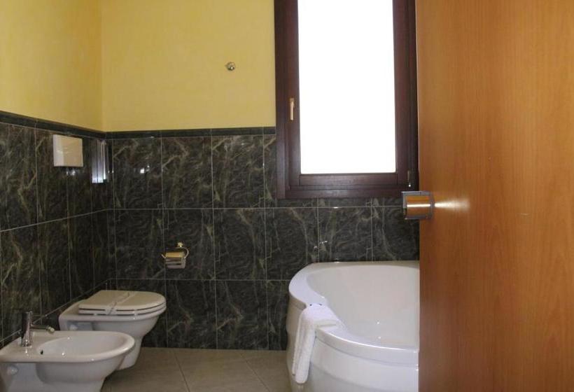 בית מלון כפרי Yacht Marina