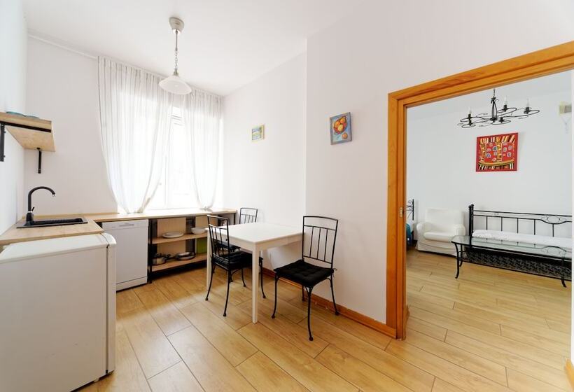 Old Town Kanonia Hostel & Apartments