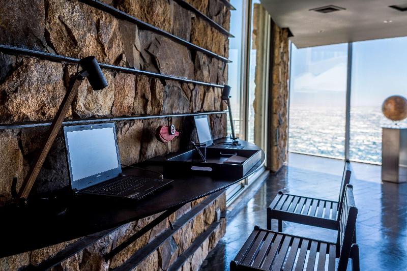 Radisson Blu Acqua Hotel & Spa Concon