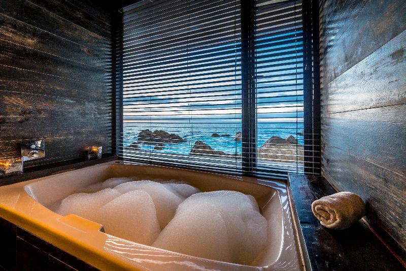 Radisson Blu Acqua Hotel & Spa Concon