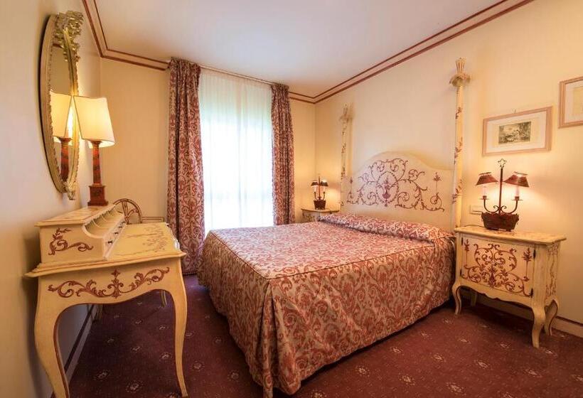 اقامتگاه Db Villas Le Ville Del Lido Resort
