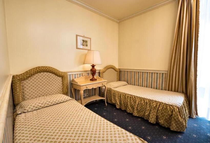 اقامتگاه Db Villas Le Ville Del Lido Resort