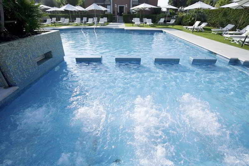 اقامتگاه Db Villas Le Ville Del Lido Resort