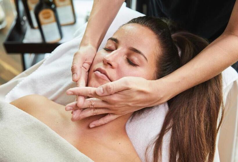 Thermenhotel Stoiser