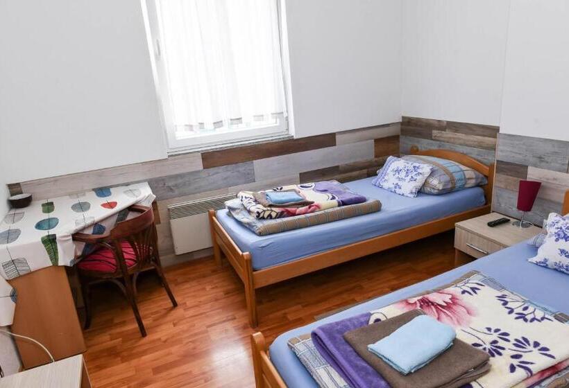 تختخواب و صبحانه Sobe Sa Kupatilom Jajce