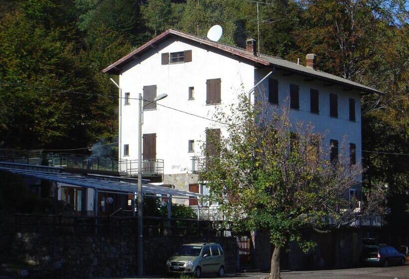 Отель Albergo Diana