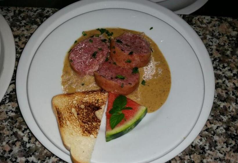 Отель Albergo Diana