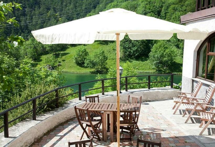 Chalet Sul Lago Hotel In Montagna