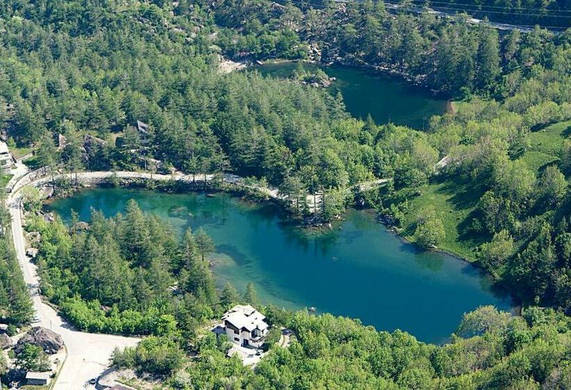 Chalet Sul Lago Hotel In Montagna