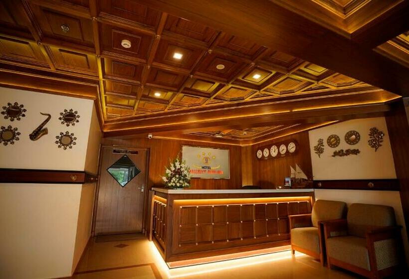 酒店 Kallelys Park Inn, Chalakudy ,thrissur