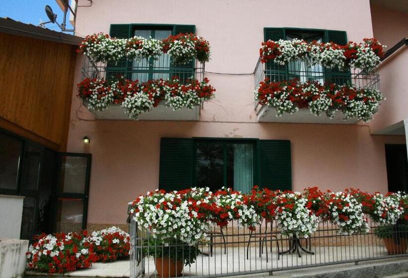 Nido Delle Rondini Hotel Ristorante Pizzeria