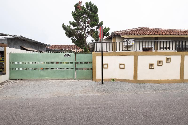 Отель Oyo 2394  Brosta