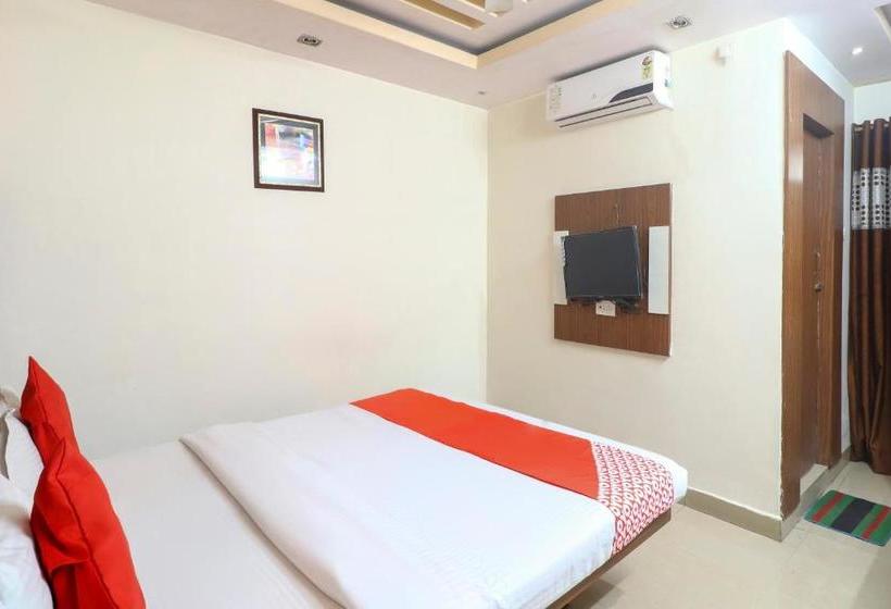 בית מלון כפרי Oyo 4710  Priya Palace