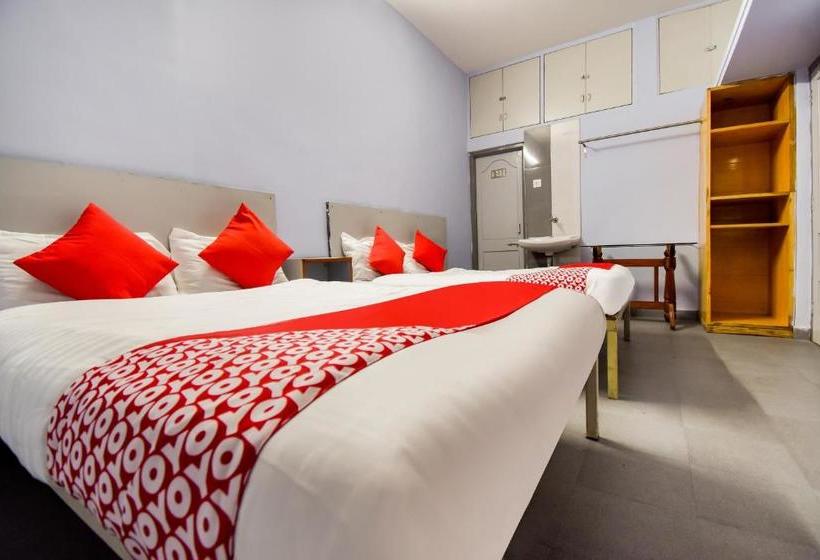 בית מלון כפרי Oyo 69608 Vishwakarma Niwas Service Apartment