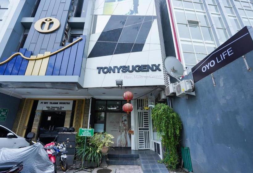 ホテル Oyo Life 2516 Tonysugenx Residence Near Rsu Siloam Hospital Surabaya Kota Surabaya
