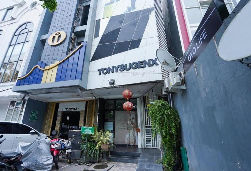 ホテル Oyo Life 2516 Tonysugenx Residence Near Rsu Siloam Hospital Surabaya Kota Surabaya