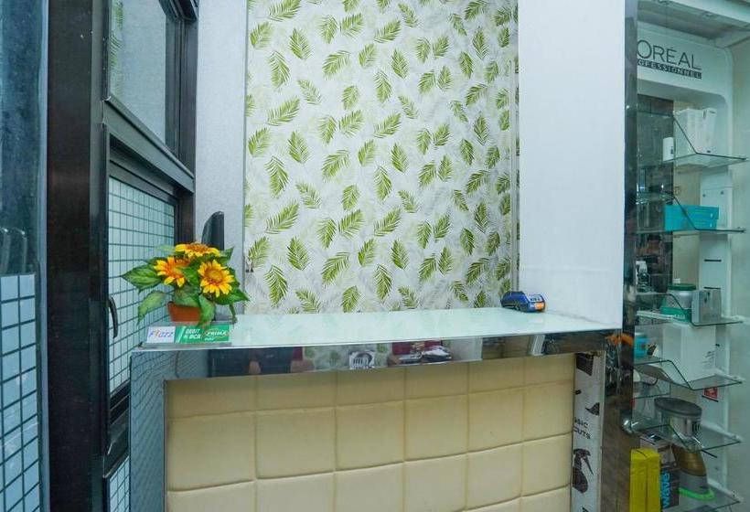 ホテル Oyo Life 2516 Tonysugenx Residence Near Rsu Siloam Hospital Surabaya Kota Surabaya