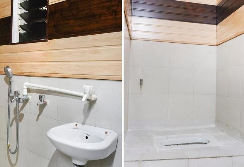 Отель Spot On 43036 Gokul Lodge And Mauli Pure Veg Restaurant