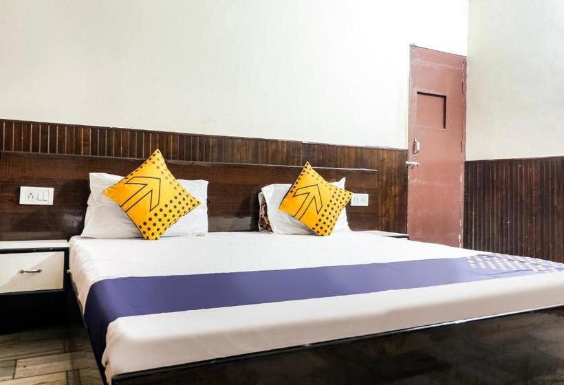 ホテル Spot On 65564 Bluebarry