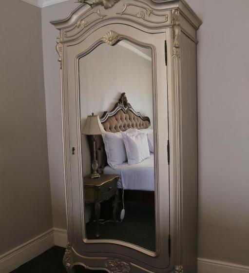 בית מלון כפרי The Kingsman Boutique