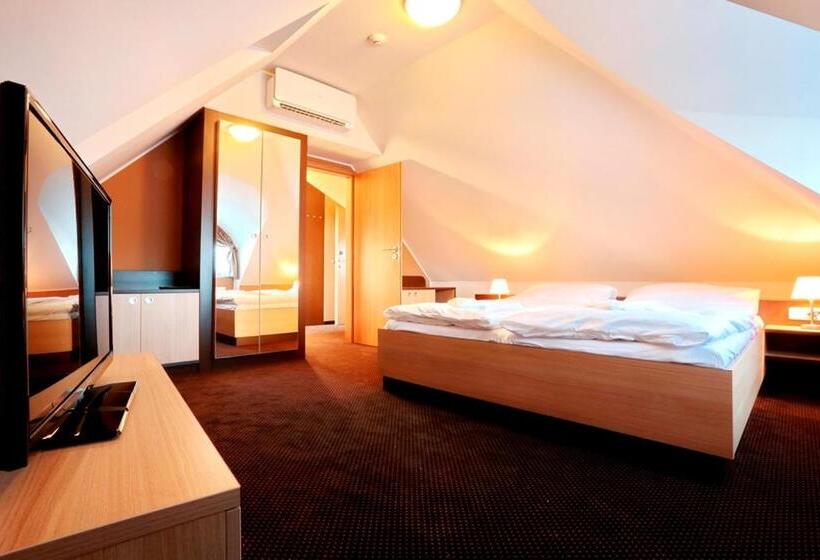 Szálloda Zamek Berchtold