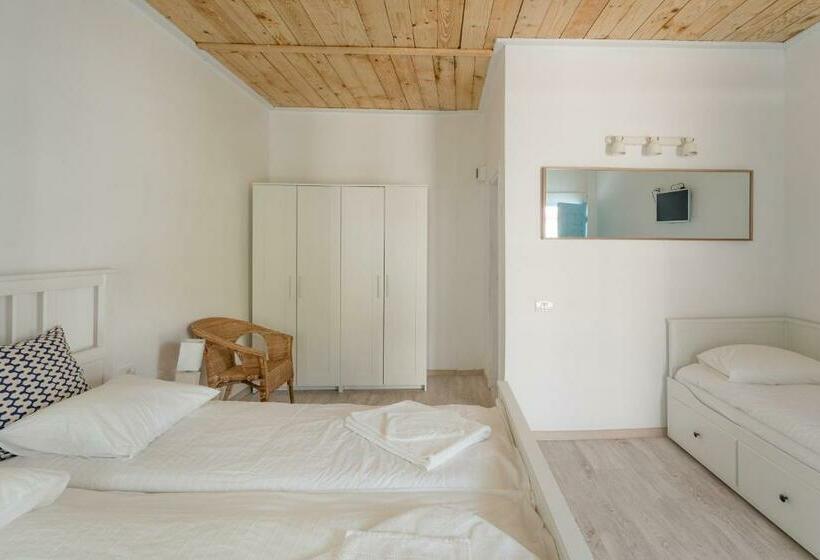 פנסיון Casa Stavros