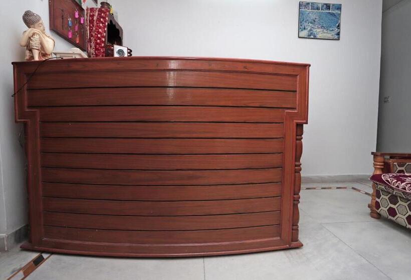 بنسيون Oyo 40107 The Holiday Homes