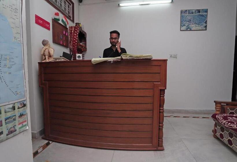 بنسيون Oyo 40107 The Holiday Homes