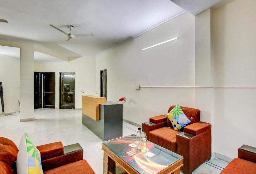 膳宿费 Oyo Home 66803 Spacious Studio Sector 21b