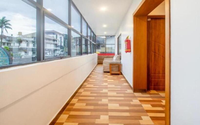 استراحتگاه Wanders In Travel Company