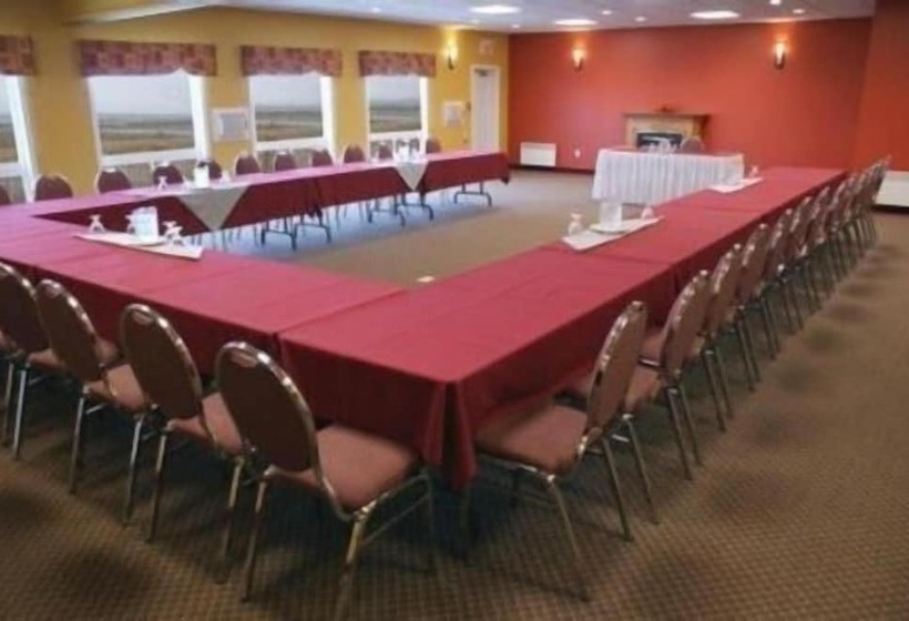 Shallow Bay Motel & Cabins Conference Centre