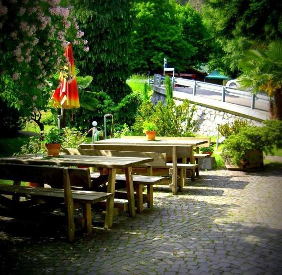 Tannerhof Bed & Breakfast