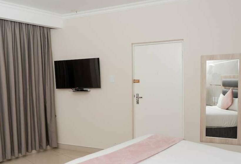 Отель Bayside Lodge 108