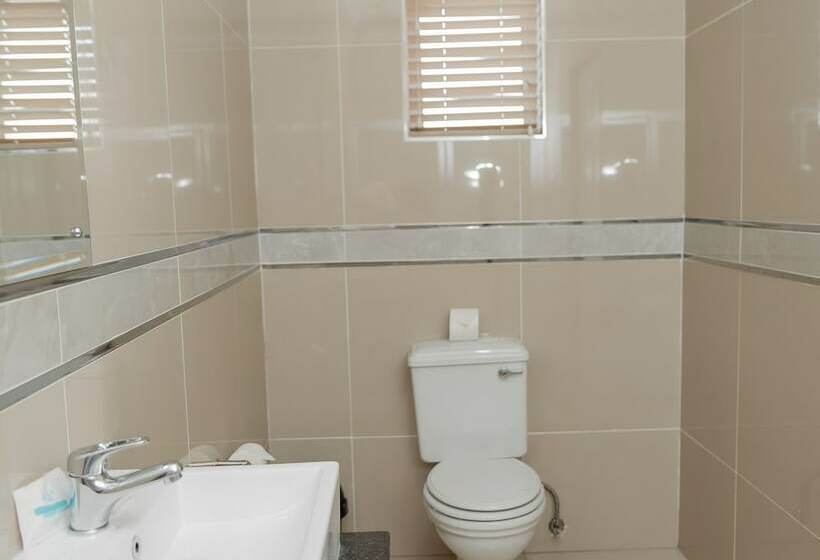 Отель Bayside Lodge 108