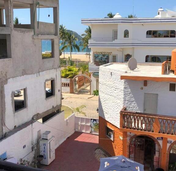 هتل Bungalows Flamingos