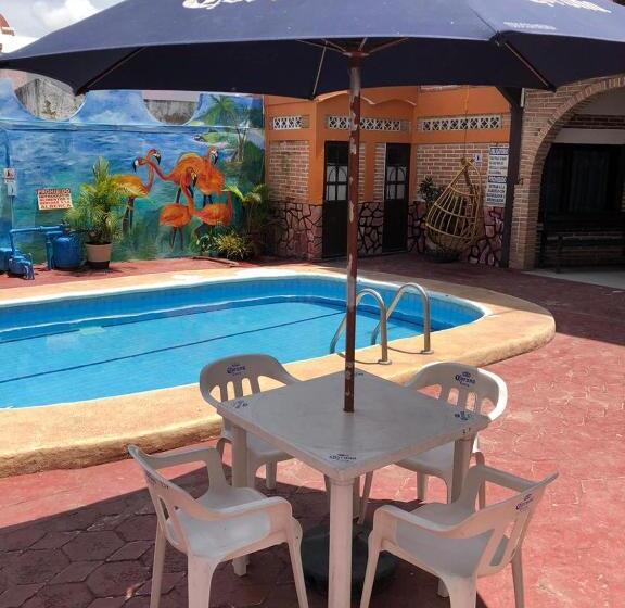 هتل Bungalows Flamingos