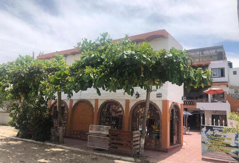 هتل Bungalows Flamingos