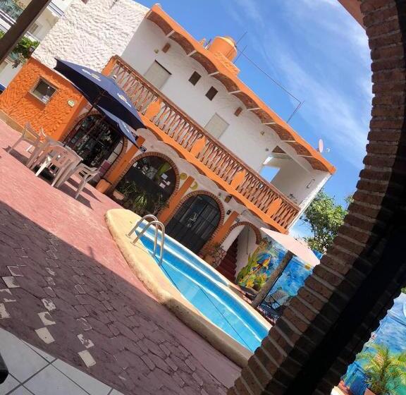 هتل Bungalows Flamingos