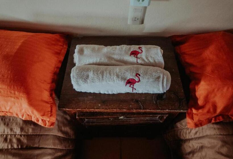 هتل Bungalows Flamingos