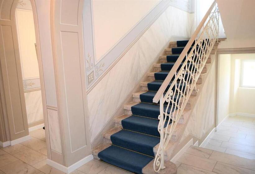 ホテル Les 7 Suites Erica