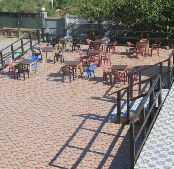 پانسیون Jamaica Inn Guest House