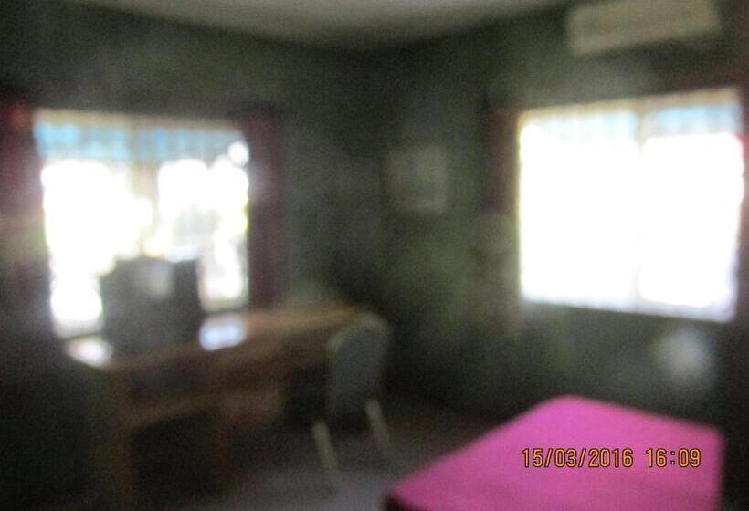 پانسیون Jamaica Inn Guest House