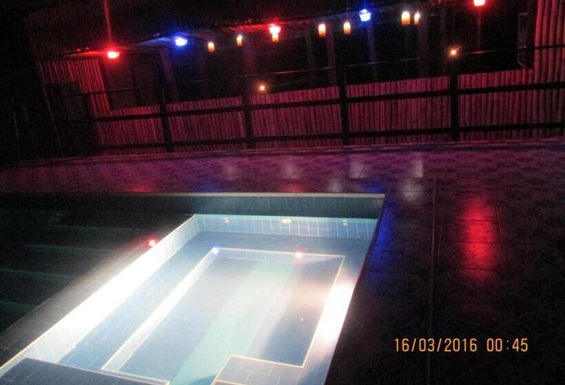 پانسیون Jamaica Inn Guest House